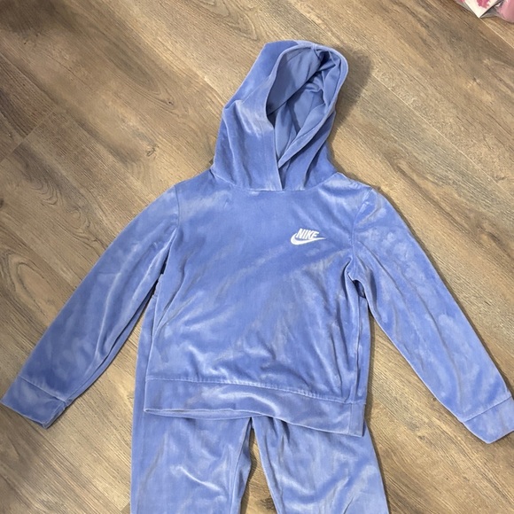 Nike Lavender Velour Tracksuit - Picture 2 of 4